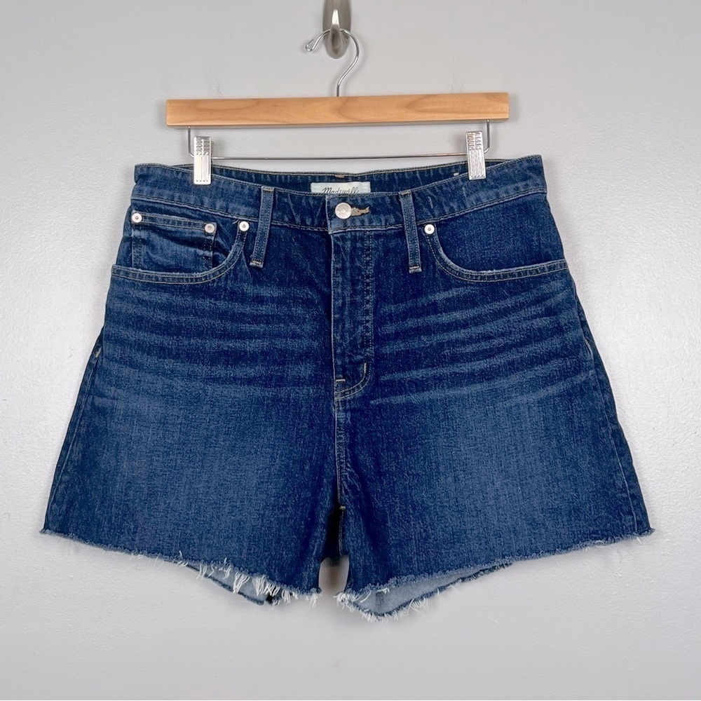 Madewell whiskered medium wash Curvy High-Rise Denim raw hem shorts, size 32.